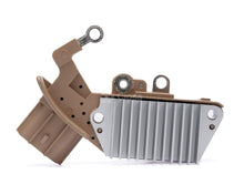 Cargar imagen en el visor de la galería, Regulador alternador nippondenso toyota camry mazda milenia