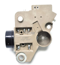 Cargar imagen en el visor de la galería, Regulador de alternador mando hyundai accent, elantra, i10