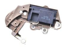 Cargar imagen en el visor de la galería, Regulador alternador nippondenso chevrolet isuzu 3 terminal