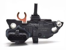 Cargar imagen en el visor de la galería, Regulador de alternador bosch a45247 volvo 150 amps 24 volts