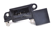 Cargar imagen en el visor de la galería, Regulador de alternador hitachi nissan tsuru, sentra