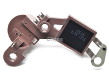 Cargar imagen en el visor de la galería, Regulador alternador toyota landcruiser camry hino diesel