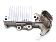 Cargar imagen en el visor de la galería, Regulador alternador nippondenso toyota 4runner t100 tacoma