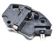 Cargar imagen en el visor de la galería, Regulador de alternador lucas tractores massey ferguson