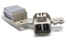 Cargar imagen en el visor de la galería, Regulador de alternador mitsubishi caterpillar 24 volts