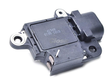 Cargar imagen en el visor de la galería, Regulador de alternador ford 4g negro
