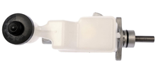 Cargar imagen en el visor de la galería, Cilindro Maestro Bomba Frenos Vibe Corolla Matrix 2003/2008