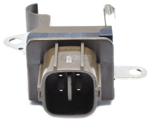 Cargar imagen en el visor de la galería, Regulador alternador toyota avalon highlander camry in6323