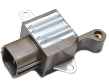 Cargar imagen en el visor de la galería, Regulador alternador toyota avalon highlander camry in6323