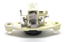 Cargar imagen en el visor de la galería, Regulador Para Alternador Bosch Barquito Con Resistencia
