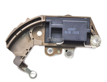 Cargar imagen en el visor de la galería, Regulador alternador nippondenso toyota 4runner pick up t100