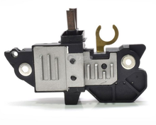 Cargar imagen en el visor de la galería, Regulador de alternador bosch mercedes benz ib5300 24 volts