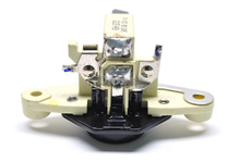 Cargar imagen en el visor de la galería, Regulador Para Alternador Bosch Barquito Con Resistencia