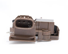 Cargar imagen en el visor de la galería, Regulador de alternador mitsubishi nissan urvan diesel