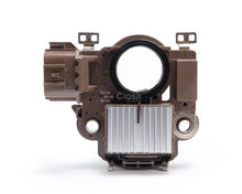 Cargar imagen en el visor de la galería, Regulador de alternador mitsubishi nissan urvan diesel