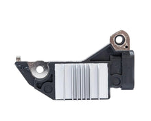 Cargar imagen en el visor de la galería, Regulador de alternador  cs130d chevrolet pontiac isuzu 105a