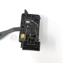 Cargar imagen en el visor de la galería, Palanca Limpia Parabrisas Nissan Pick-Up D21