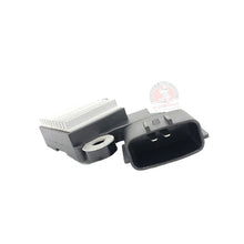 Cargar imagen en el visor de la galería, Regulador de alternador hitachi nissan maxima, infiniti