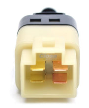 Cargar imagen en el visor de la galería, SWITCH LUZ DE FRENO CHEVROLET AVEO 04-11 SLS327