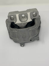 Cargar imagen en el visor de la galería, Soporte Frontal Derecho Passat V6 3.6 (2 (4514H)